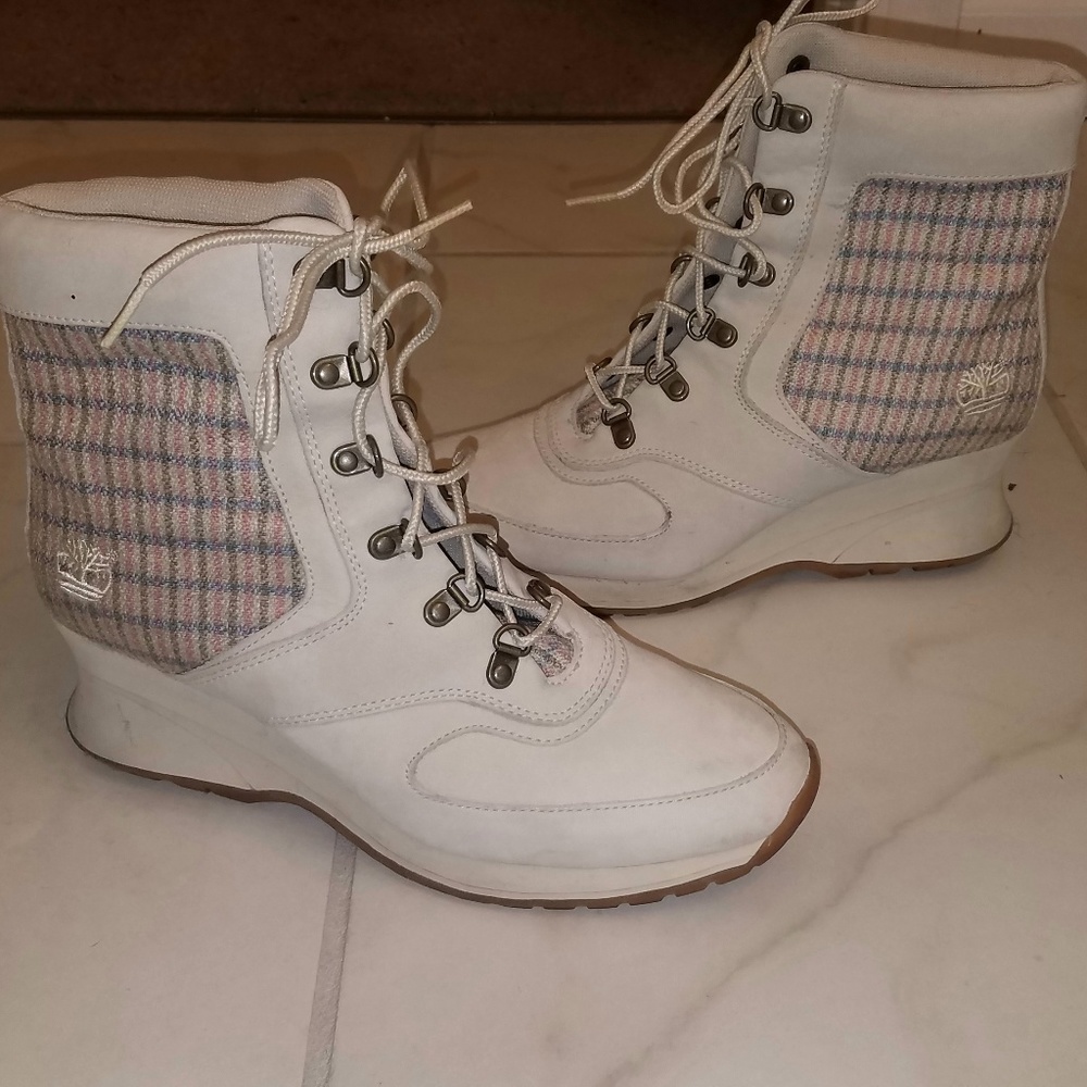 Timberland Light Beige Suede Boots